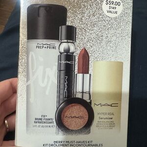 NIB, NWT MAC Cosmetics Prep + Prime and Hyper Real Kit